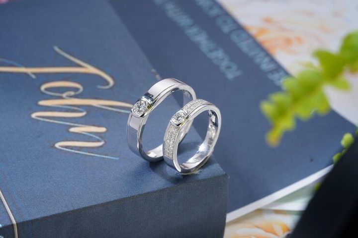 Explore Custom Platinum Wedding Bands With Ring Design and Selection Tips