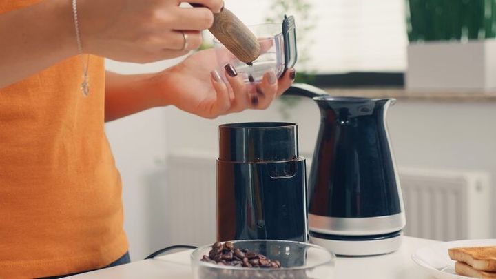 Portable Coffee Maker Guide: Brewing Options, Key Features, Coffee Types and Usage Tips