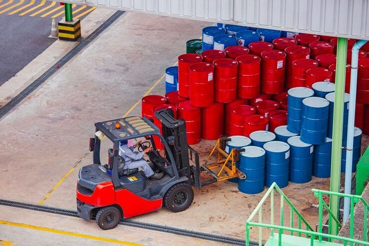 Hazardous Chemical Bulk Transportation Guide With Safety and Logistics Insights