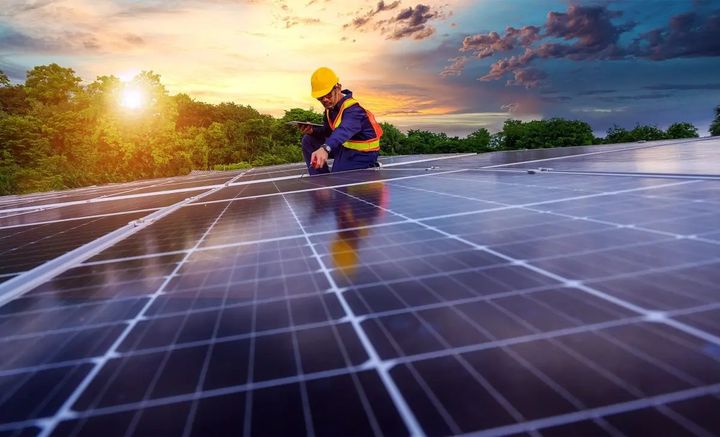 A Practical Guide to Solar Panel Installation in 2025