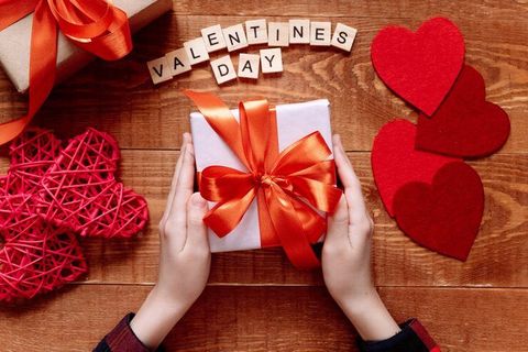 Valentine’s Day Gift Guide: Explore Romantic Ideas, Tips, and Key Insights