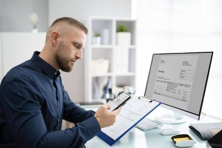 Pro Invoice Maker Guide: Invoice Creation, Templates, Features, Formats and Business Uses