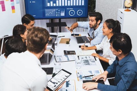 Global Supply Chain Management Knowledge for Modern Logistics Operations