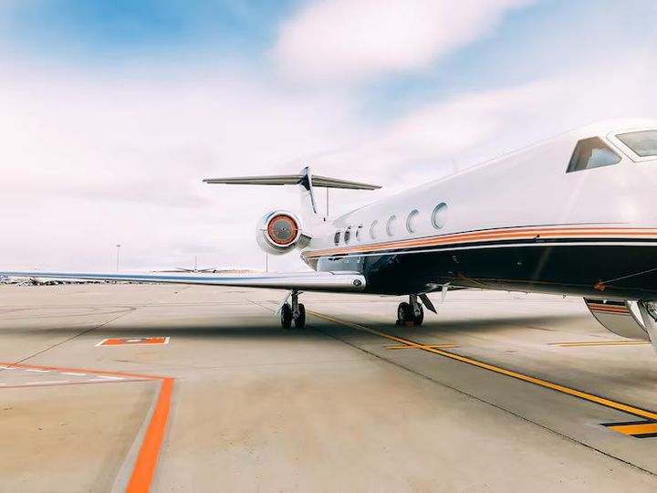 Private Jet Travel Guide With Luxury Flight Planning and Travel Insights