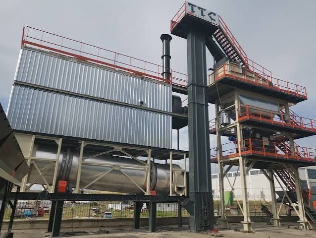 Hot Aggregate Elevators: Explore Conveyor Design, Material Handling, Heating and Asphalt Plant Integration