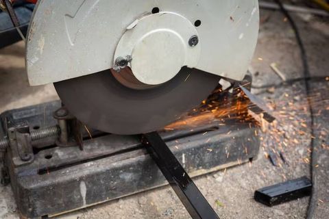 Grinder Machine Guide: Which Type Actually Fits Your Application?
