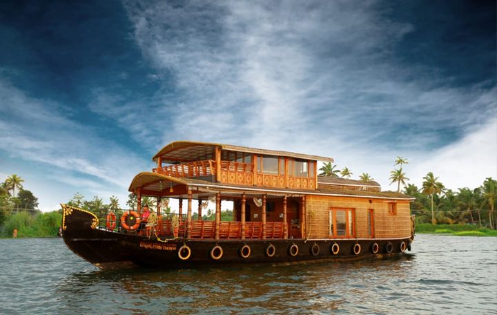 Houseboat in Alleppey: A Complete Guide to Backwater Travel in Kerala