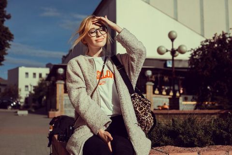 Women's Streetwear Style Insights: Casual Outfits, Layering Ideas, Accessories and Fashion Trends