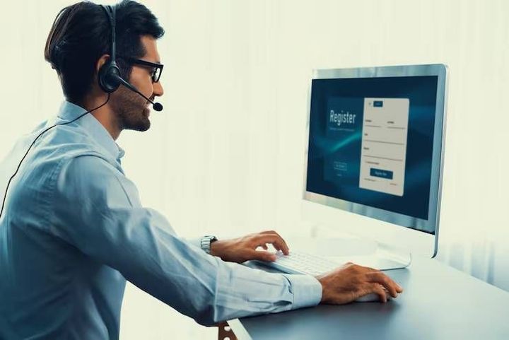 Website Customer Support Explained: Types, Features, Channels, Benefits and Key Considerations