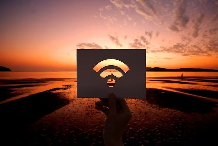 Guide to Finding and Using Wireless Internet Hotspots Anywhere