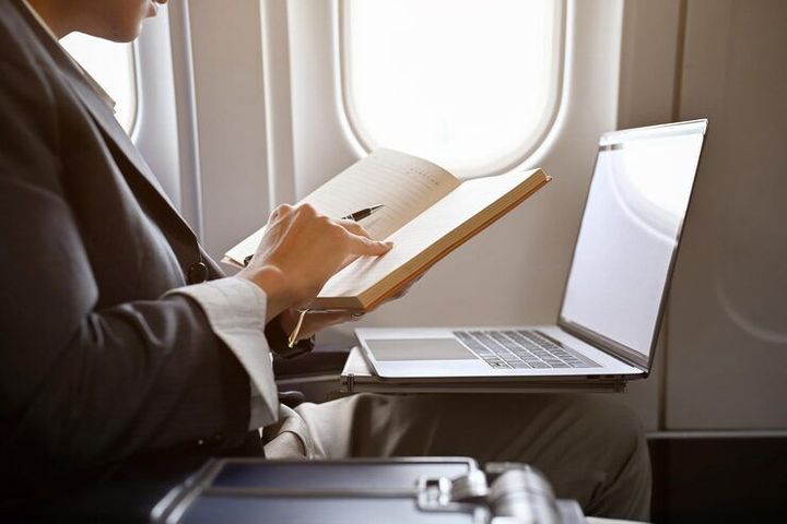 Explore Business Class Travel With Premium Cabin Features and Passenger Information
