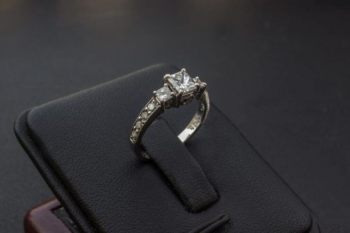 Lab-Grown Diamond Rings Guide With Modern Jewelry Trends and Diamond Buying Insights