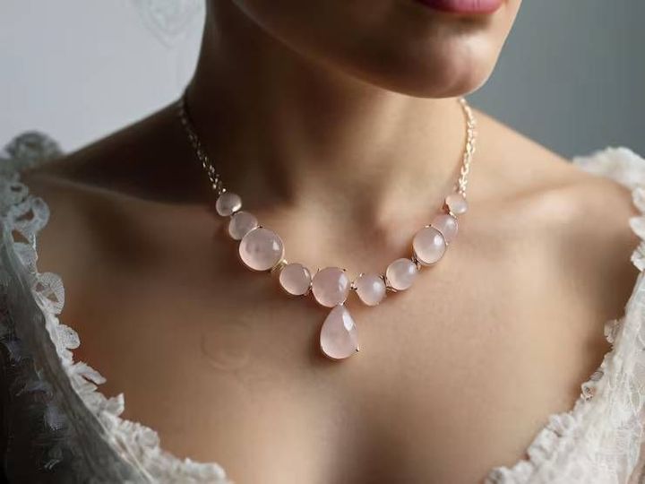 Blush Serenade Pearl Pendant Necklace Details With Modern Fashion and Pearl Jewelry Insights