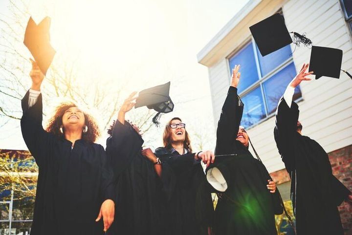 University Scholarship Guide: Funding Options, Academic Criteria and Application Steps