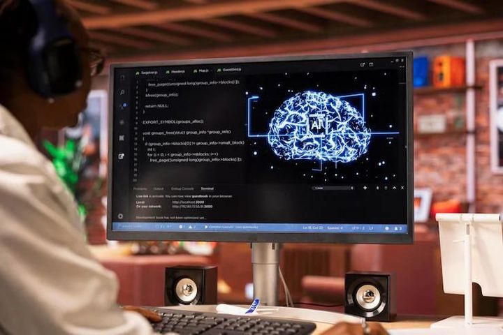 Machine Learning Course Overview: Topics, Programming Skills, Projects and Learning Outcomes