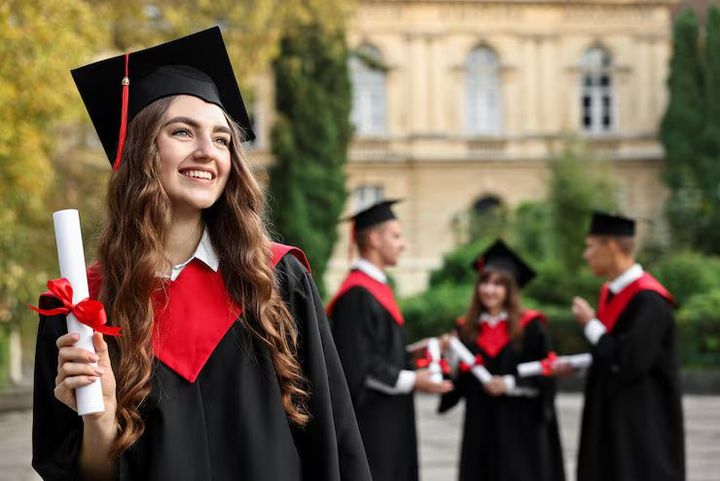 Graduate Study Abroad Overview With University Selection, Scholarships, and Admission Tips