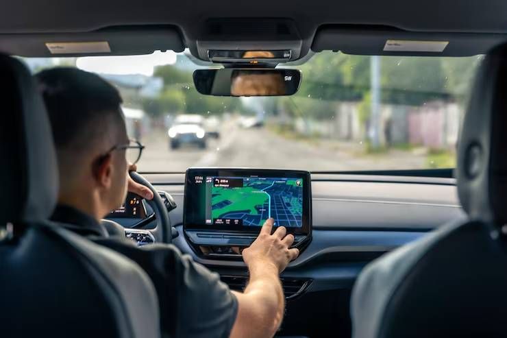 Driver Behaviour and Safety Monitoring Overview With Risk Detection and Safety Technology