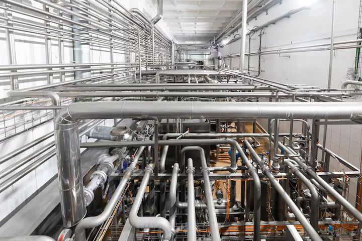 Guide to Industrial Piping Systems: Design, Materials, Installation, and Maintenance