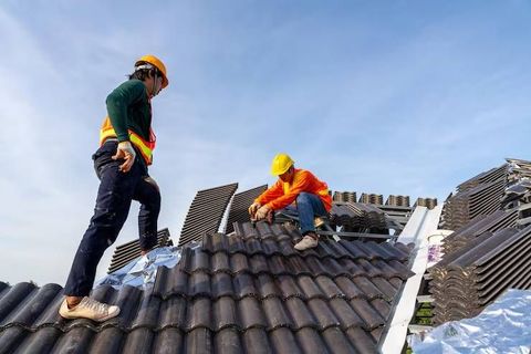 Roofer Insurance Explore Coverage Options for Roofing Professionals and Business Protection