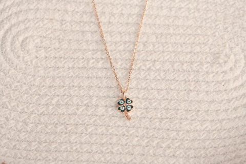 Simple Daily Wear Pendants Explained: Styles, Materials, Designs, Features and Styling Considerations