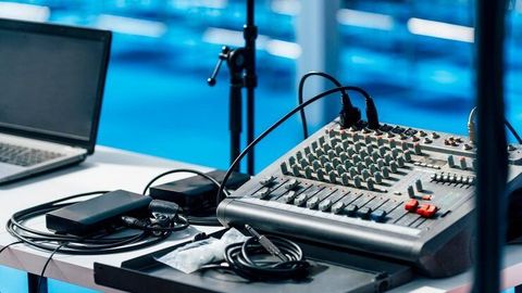 Noise Control Equipment Guide: Soundproofing Methods, Applications, Features and Maintenance