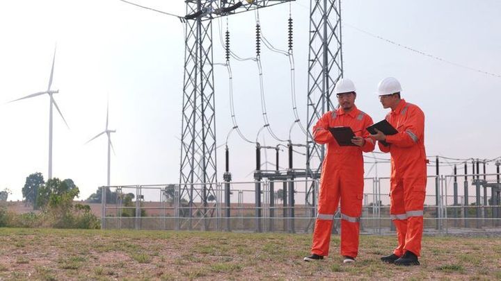 Electric Power Projects Basics With Power Generation, Grid Systems, and Development Trends