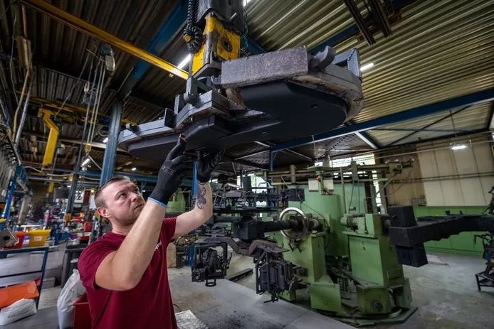 Rotational Moulding Machines: Process, Technology & Manufacturing Guide