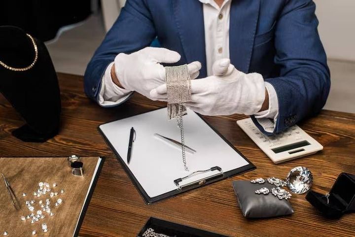 Certified Gemological Appraisals Guide With Diamond Grading and Jewelry Insights