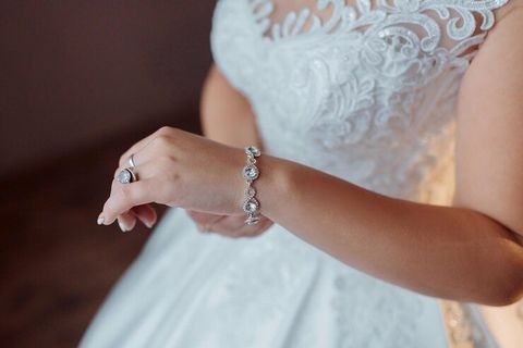 Explore Luxury Jewelry Watches With Diamond Details, Materials, and Design Features